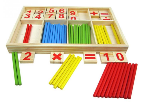 Aprender matemáticas Montessori con los bastoncillos y la caja aritmética