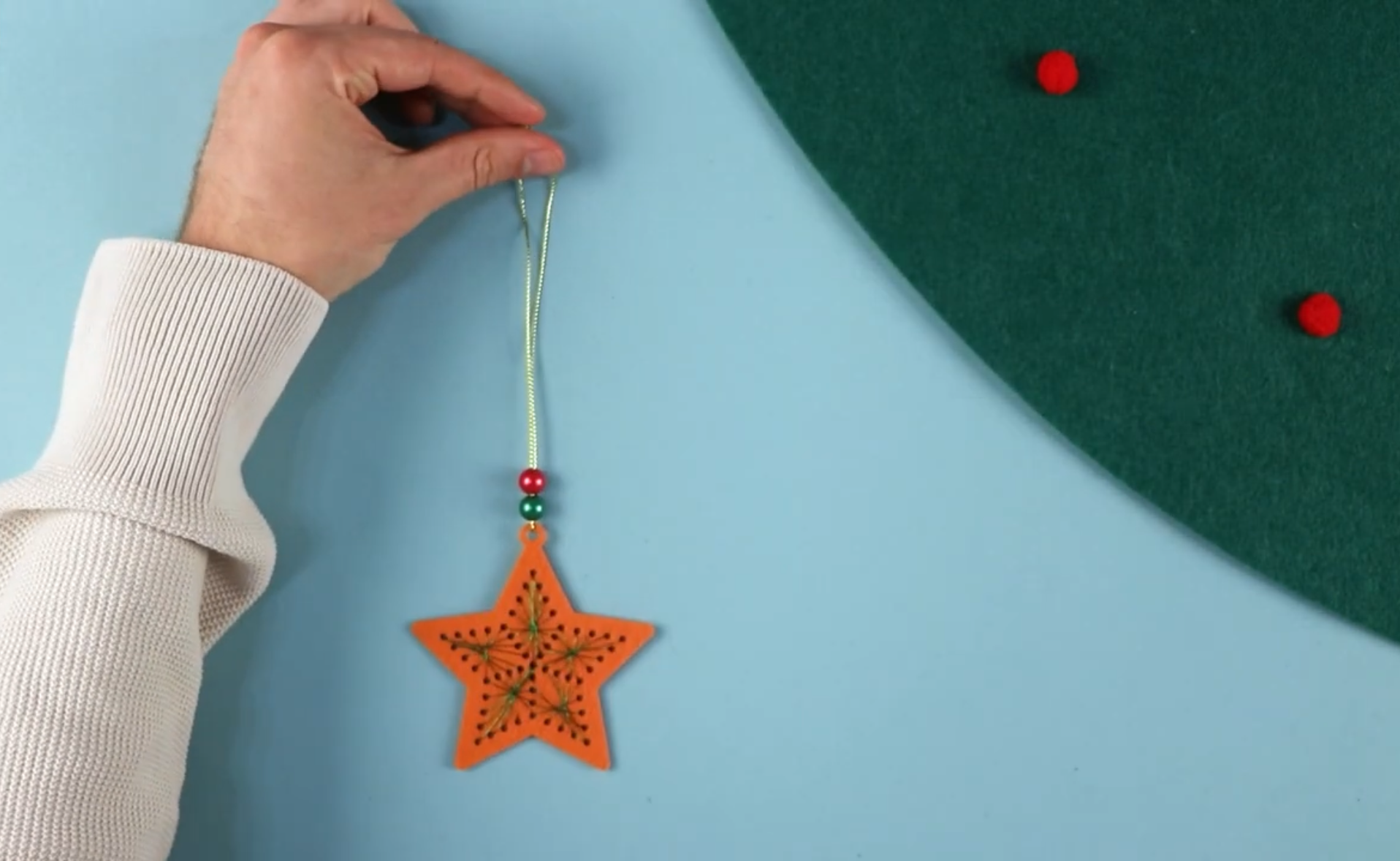 Taller de pintura y decoración de motivos festivos de Navidad